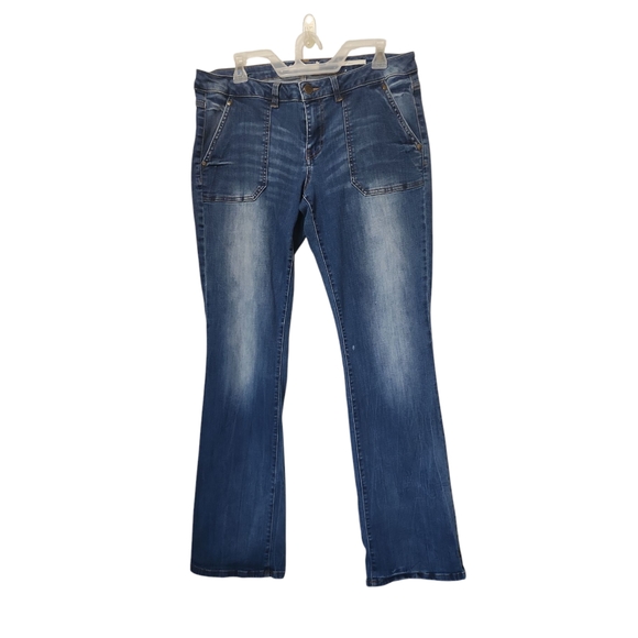Wild Rose Denim - Stylish Wild Blue Flared Jeans. 34 Waist" Stretchy.